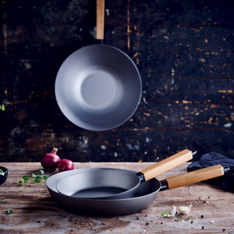 Poêle Nomad 28 cm en acier carbone